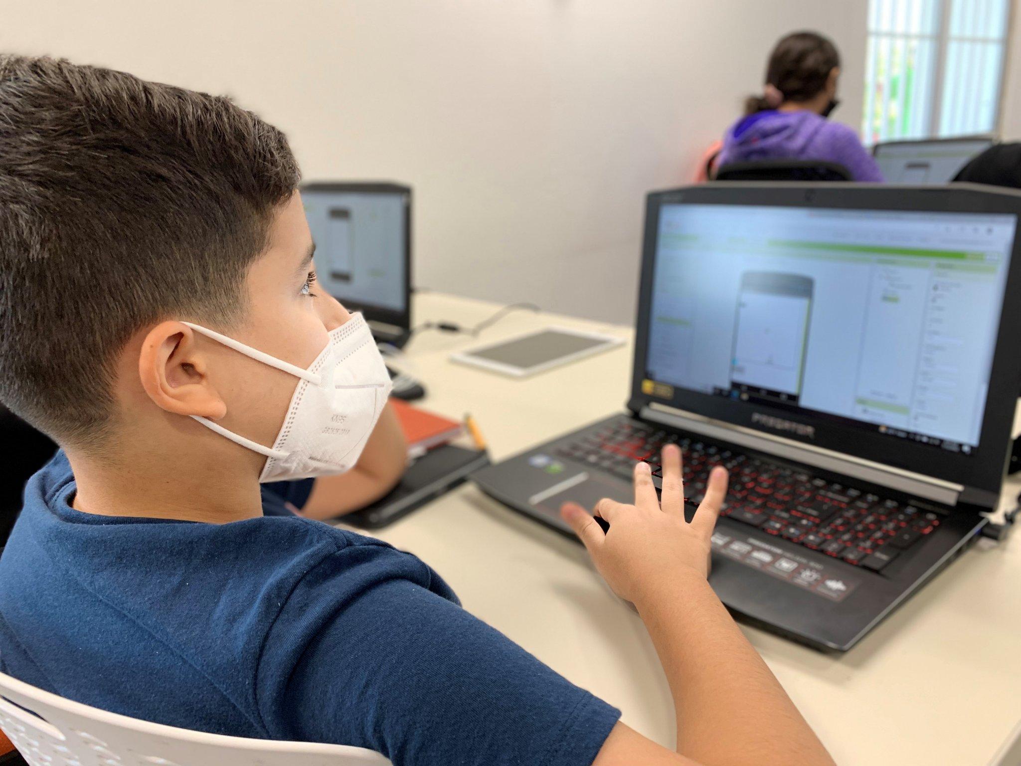 Impresora 3D utilizada en curso para niños